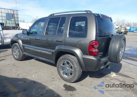 2005 Jeep Liberty Limited Edition из США, поврежденный, VIN 1J4GL58K65W553923